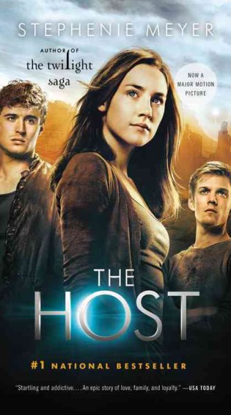 The Host: A Novel（Mass Market Paperback）