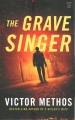 The grave singer [large print]